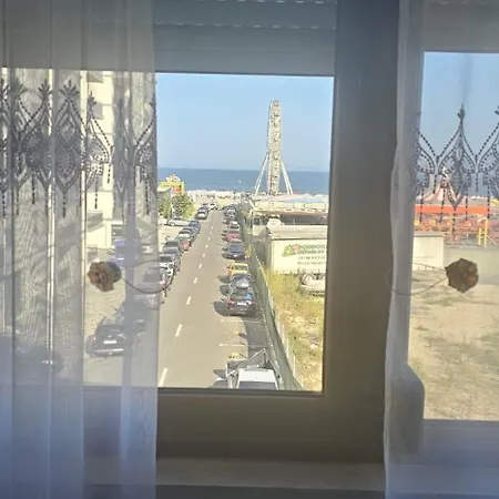 Cornel Mare Apartman *