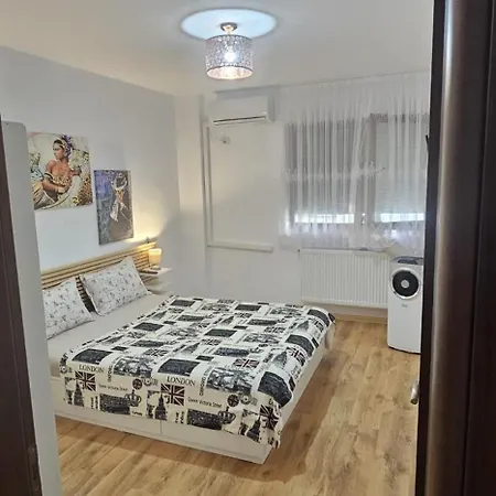 Cornel Mare Apartman *